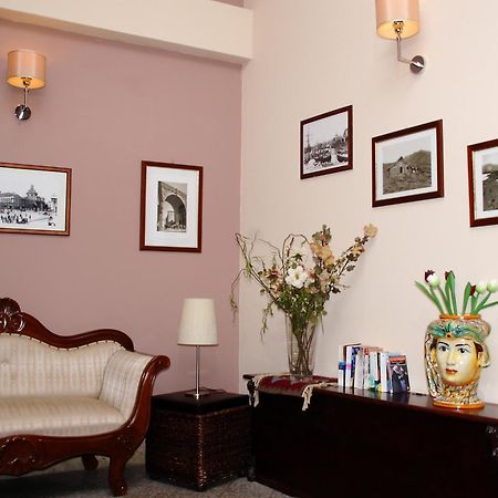 La Collegiata Guest House Катания Екстериор снимка