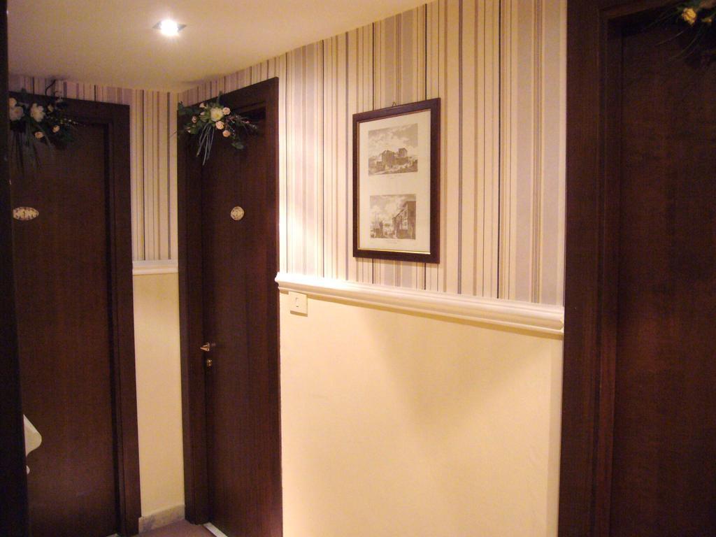 La Collegiata Guest House Катания Екстериор снимка