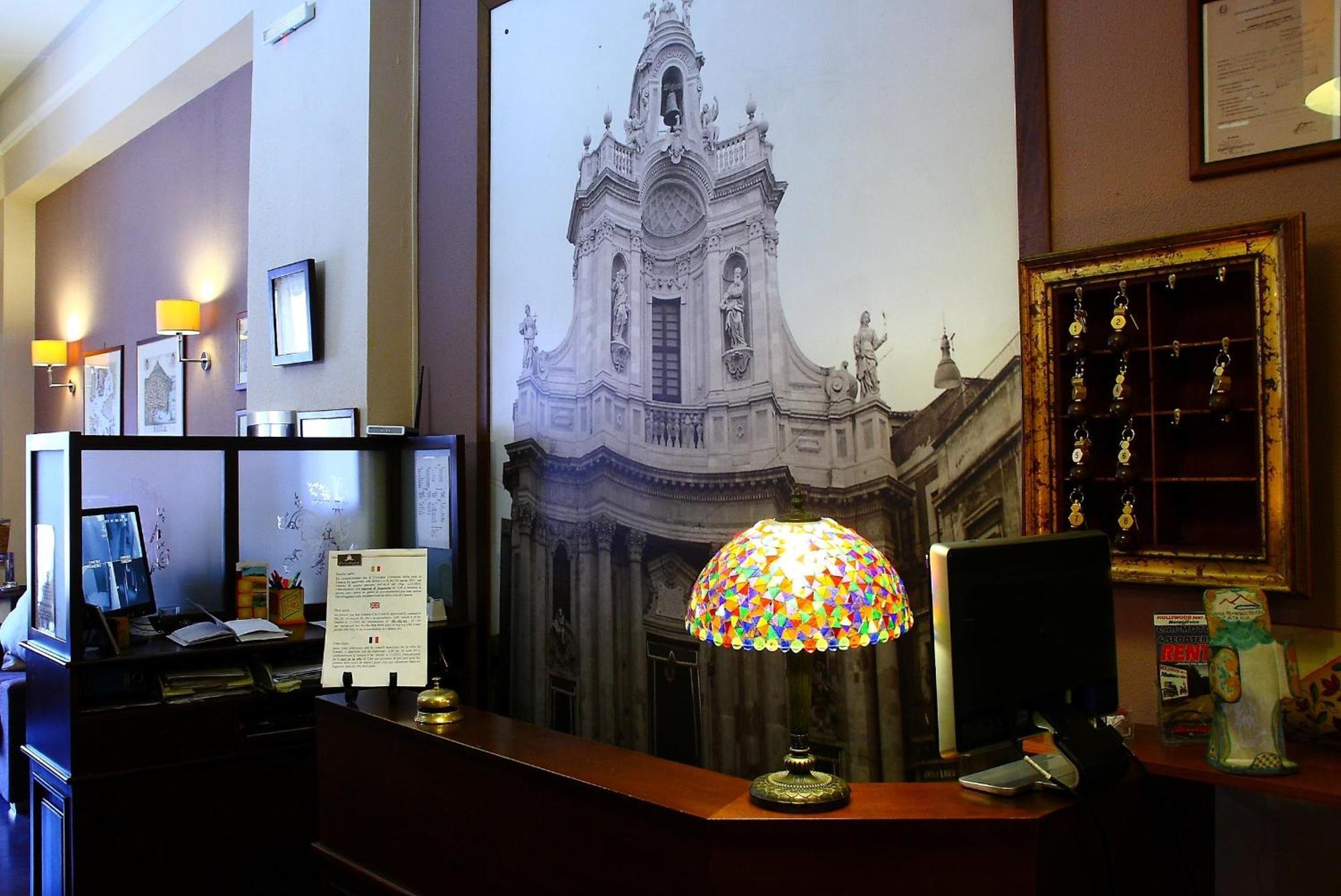 La Collegiata Guest House Катания Екстериор снимка