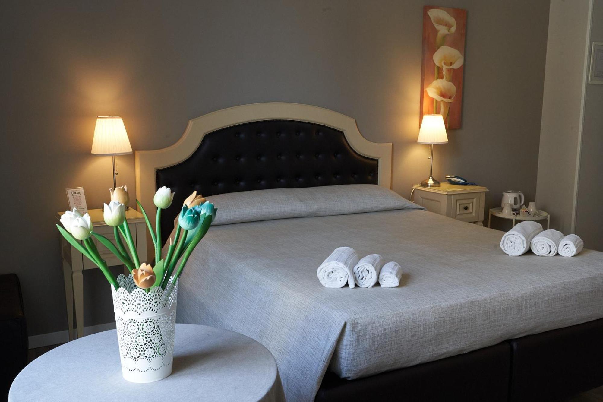La Collegiata Guest House Катания Екстериор снимка