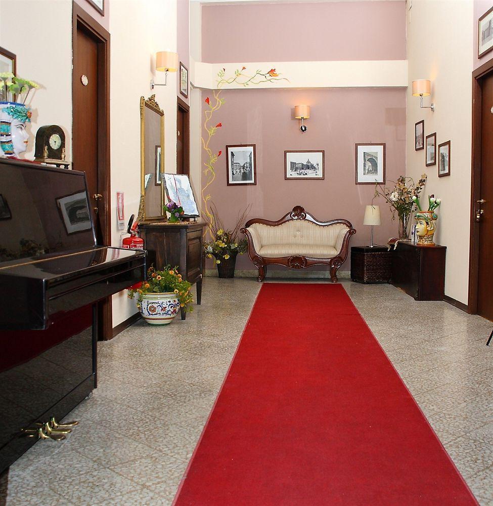 La Collegiata Guest House Катания Екстериор снимка