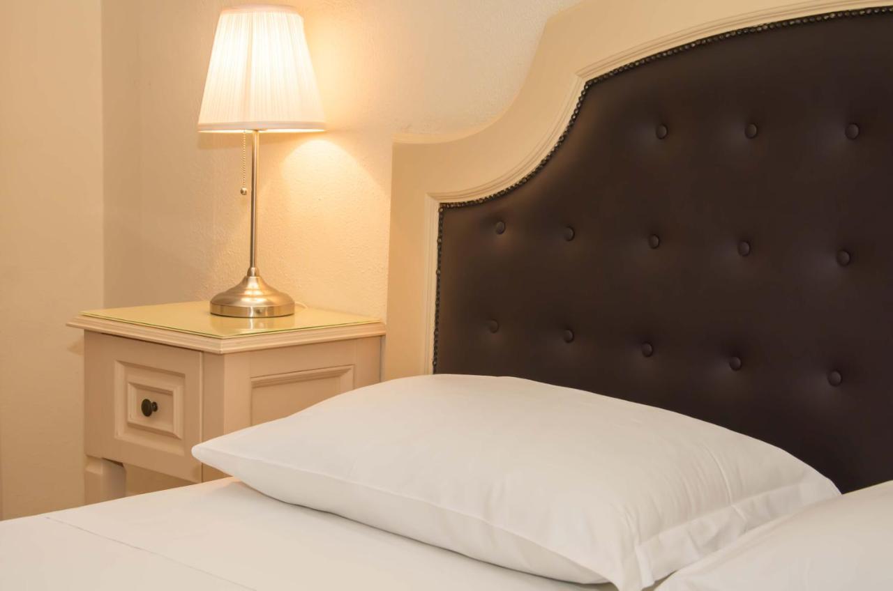 La Collegiata Guest House Катания Екстериор снимка