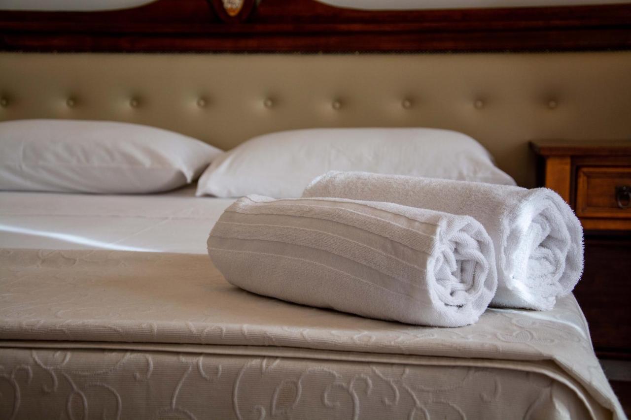La Collegiata Guest House Катания Екстериор снимка
